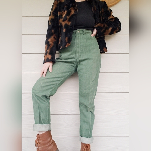 Wrangler Pants - Vintage Wrangler Misses High-Waisted Green Denim Pleated Straight Leg Size 13/14